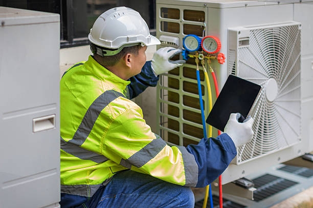 Professional Ac Installation technician working in Sheboygan Falls, WI